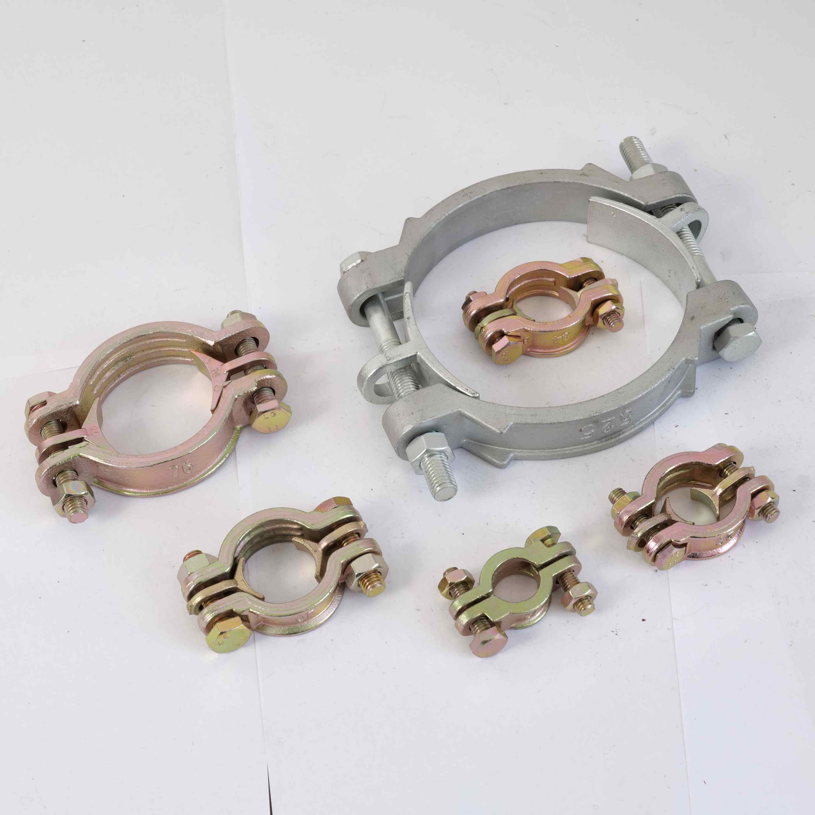 Почему двойной болтовой хомут является наиболее надежным решением для крепления труб?